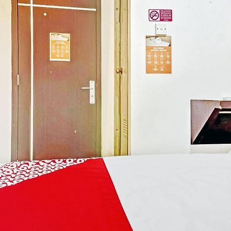 Super Oyo 90692 Point Hostel Jakarta Eksteriør billede