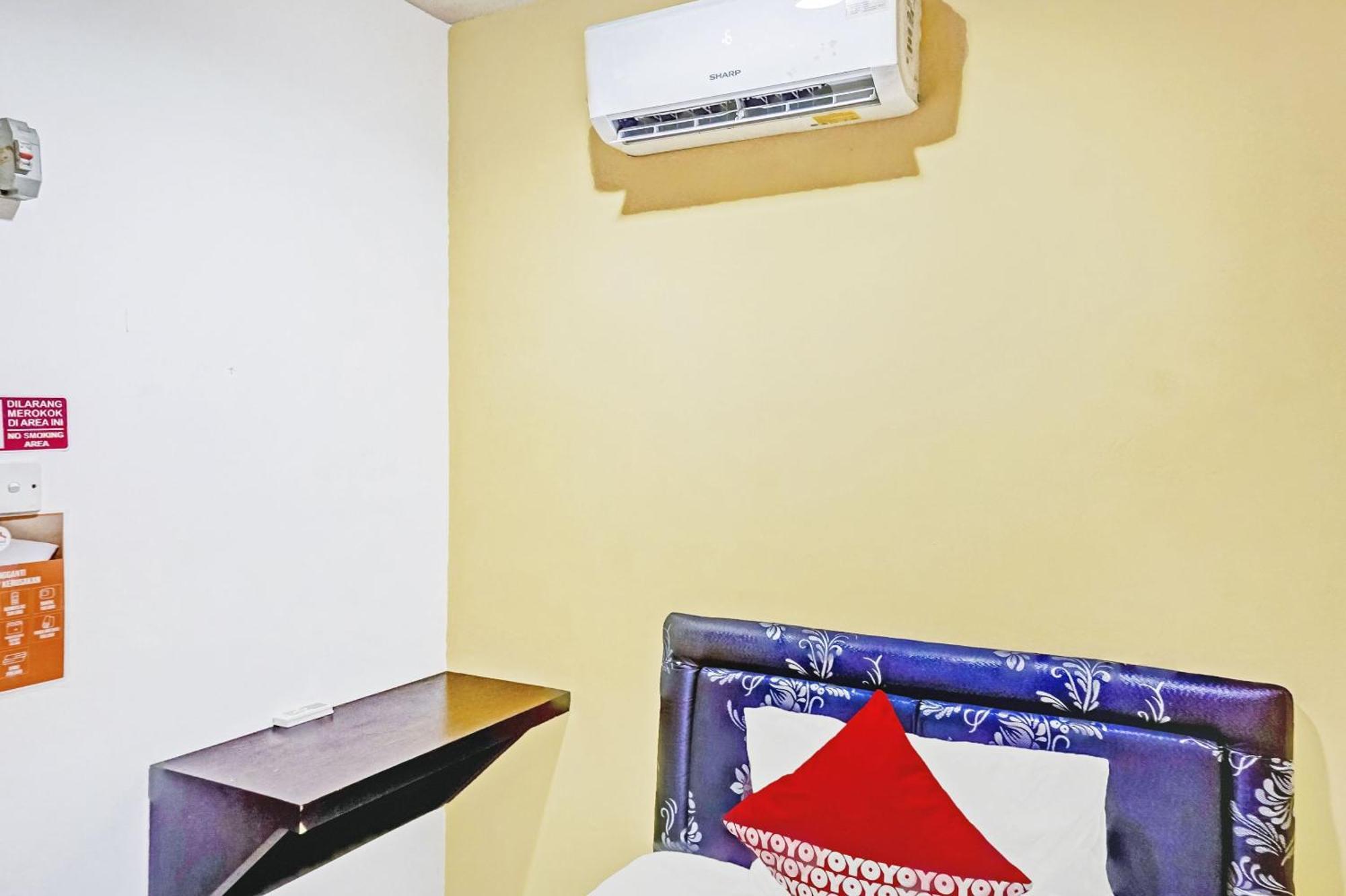 Super Oyo 90692 Point Hostel Jakarta Eksteriør billede