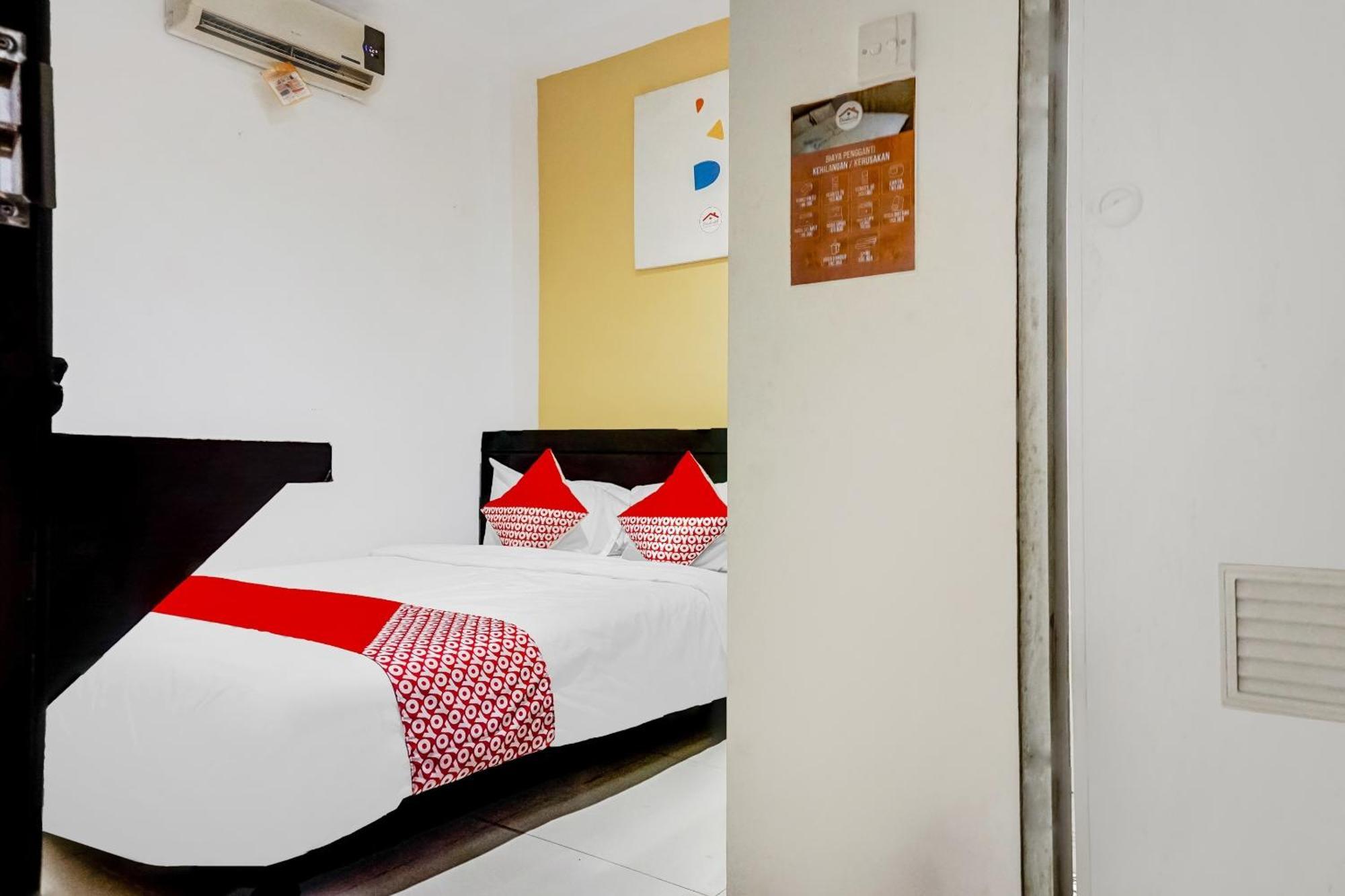 Super Oyo 90692 Point Hostel Jakarta Eksteriør billede